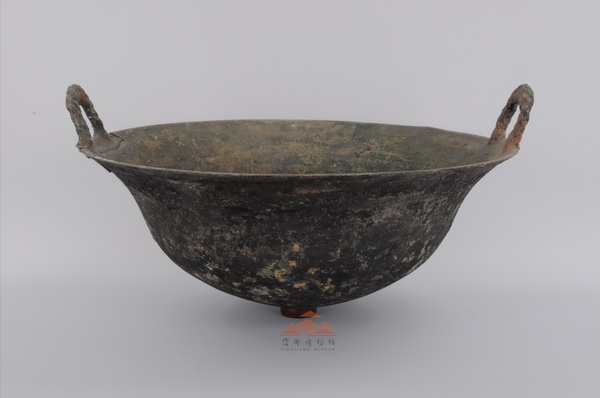 双耳四鋬铜锅