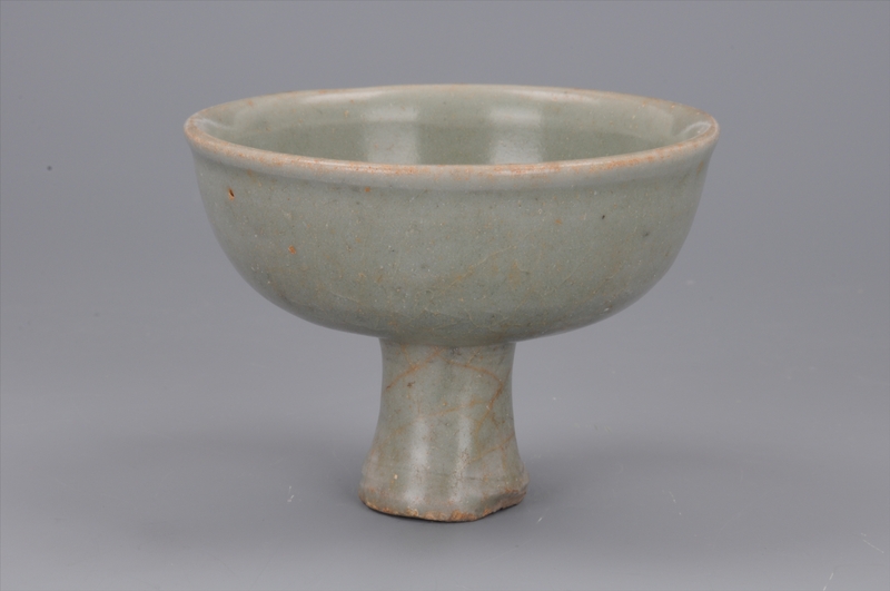 元青釉印花纹高足杯