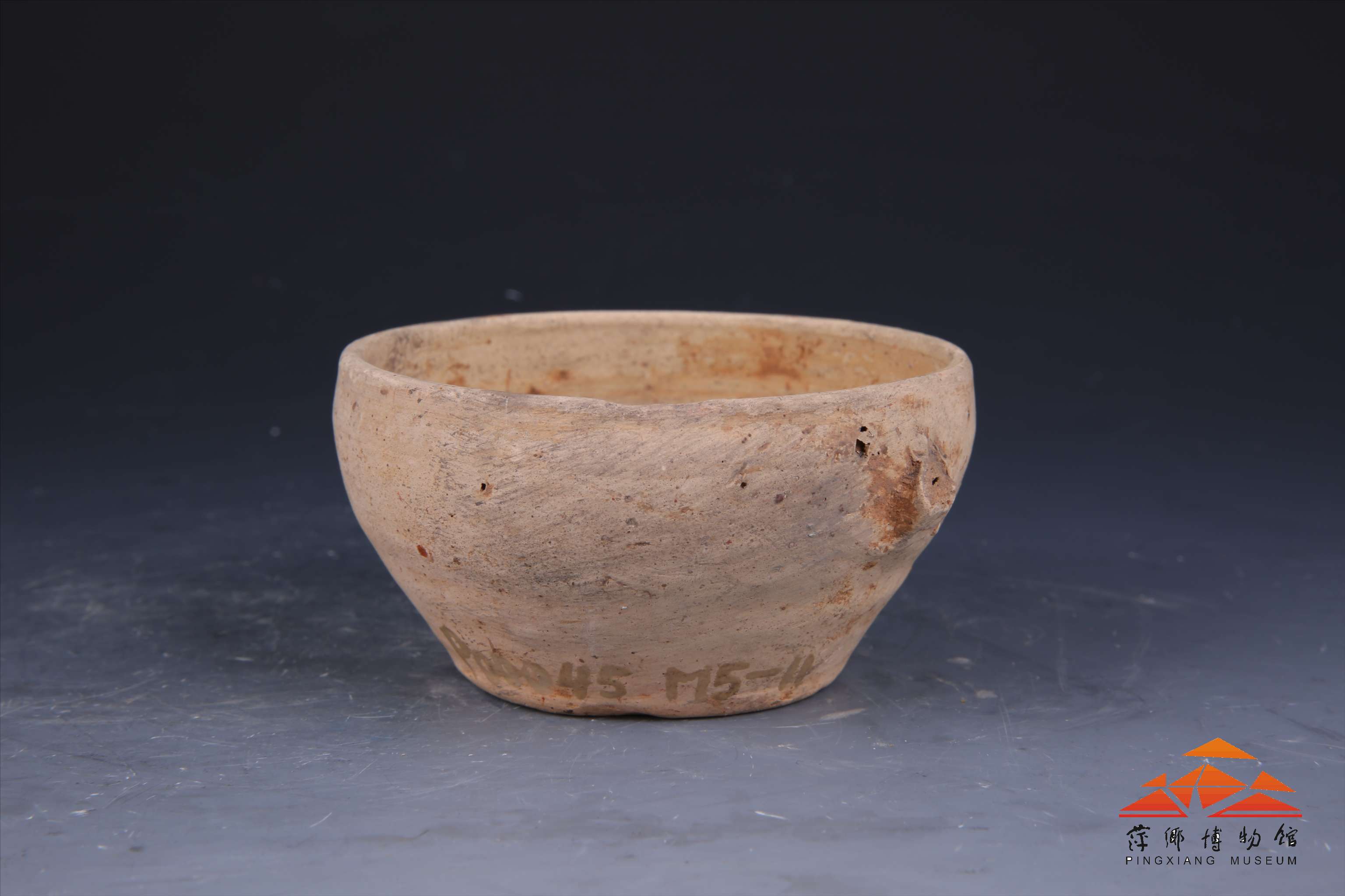 石器时代陶杯图片