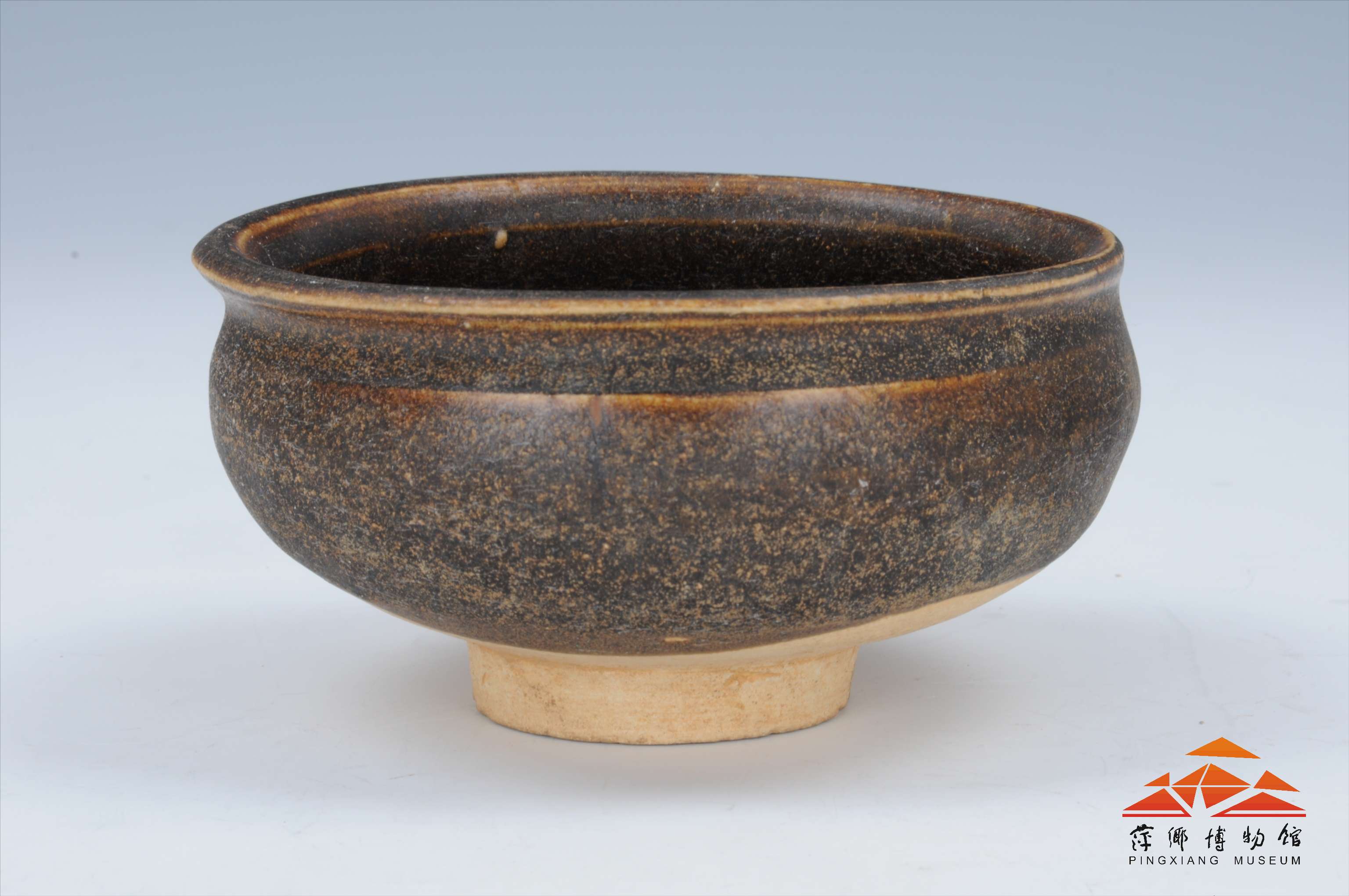 元萍乡南坑窑褐釉钵